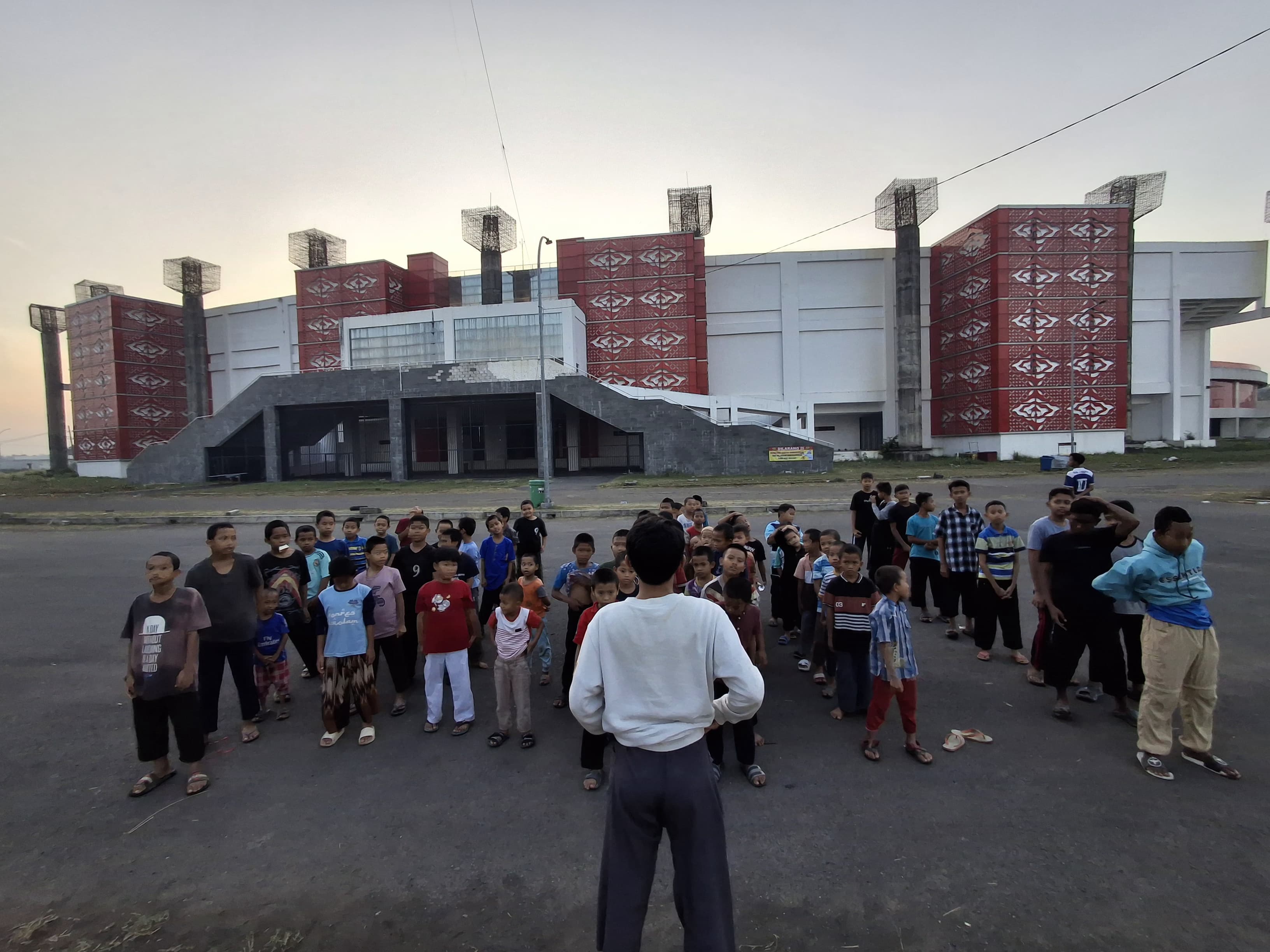 Pembagian bantuan